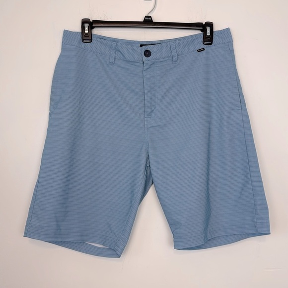 Men’s Travis Matthew Blue Striped Golf Shorts. Waist Size 36. - Picture 1 of 12